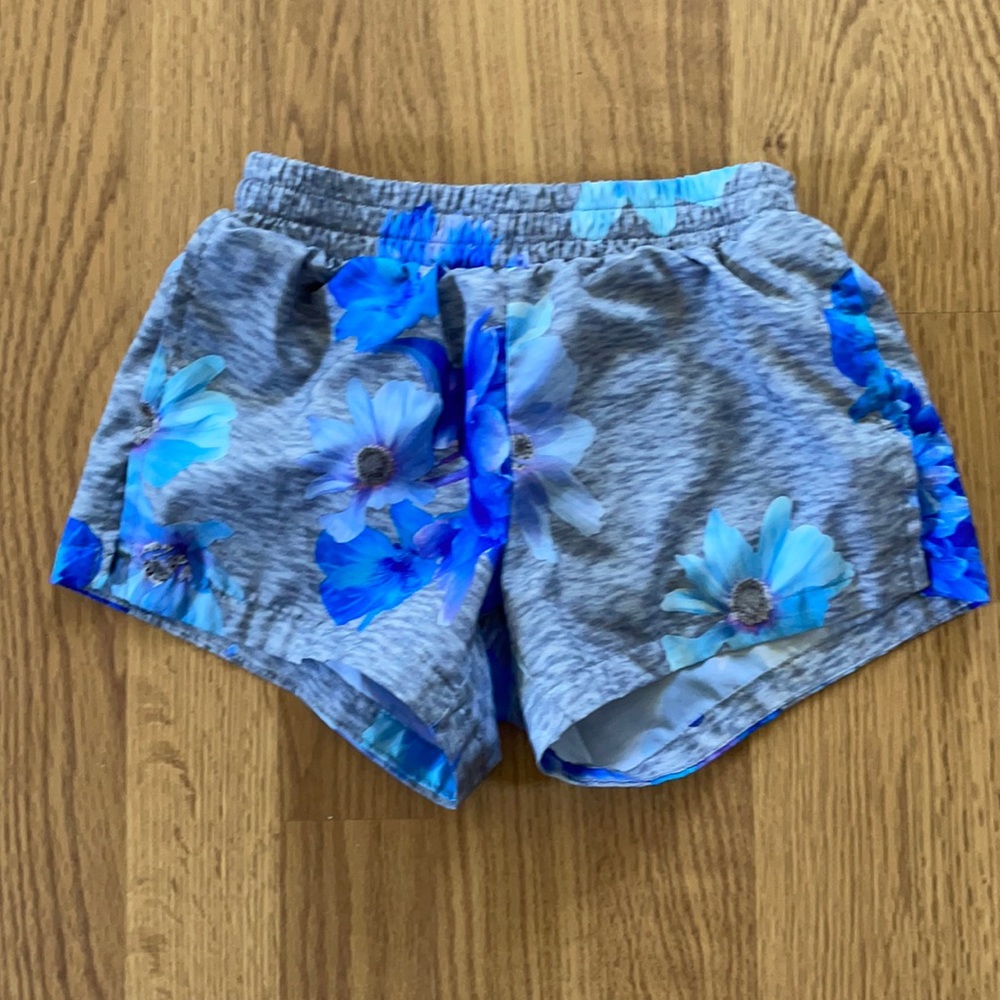 Old navy active shorts. Girls size 8.